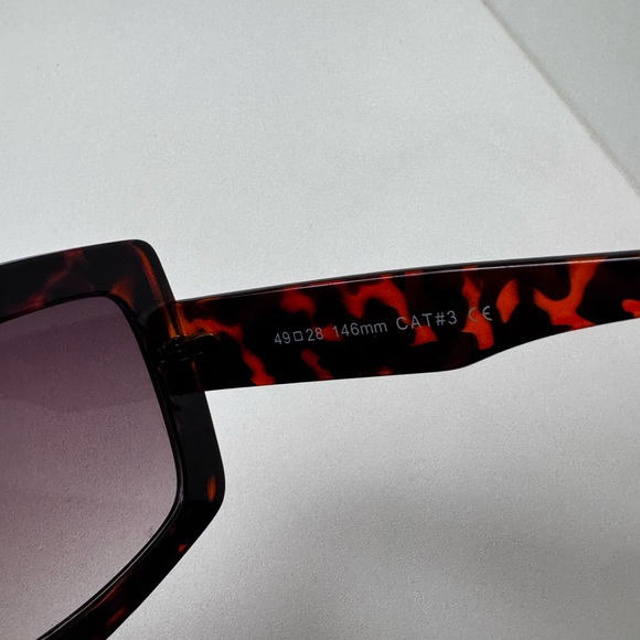 Tortoise Shell Square Sunglasses - Picture 8 of 8